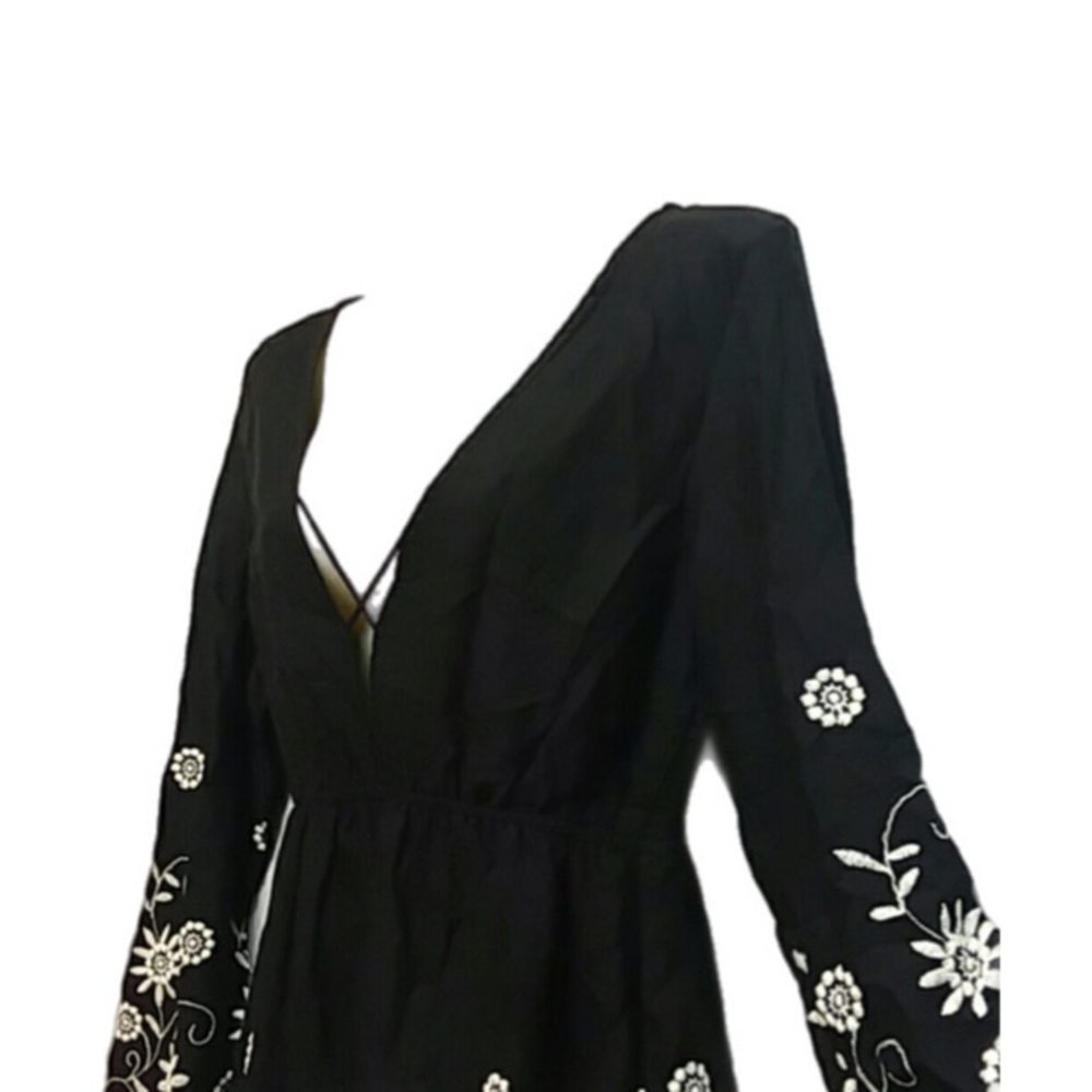 Romeo & Juliet Embroidered Black/White Lined Dress NWT - Picture 3 of 6